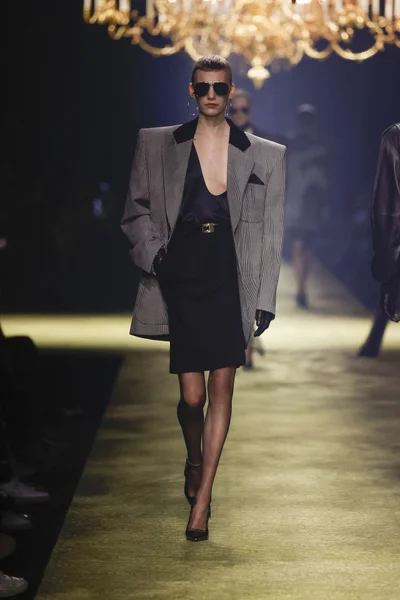 Look 14